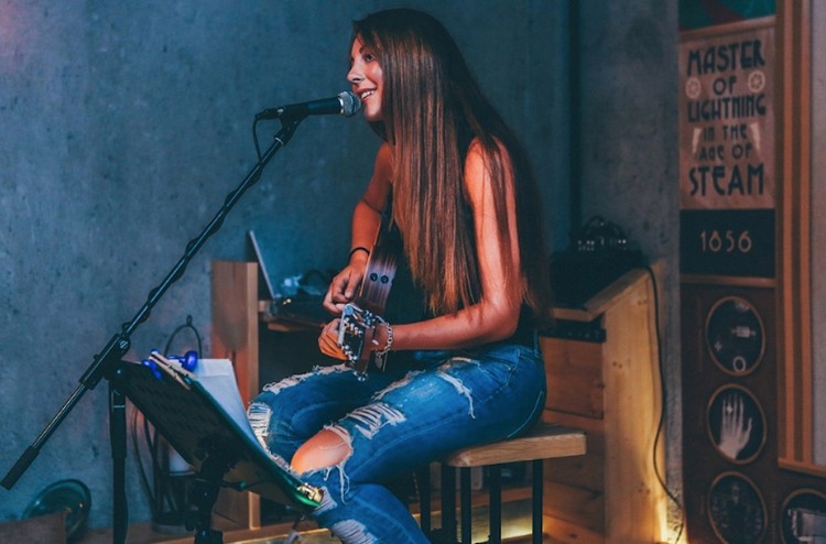 Easy-Songs-To-Sing-And-Play-On-Guitar