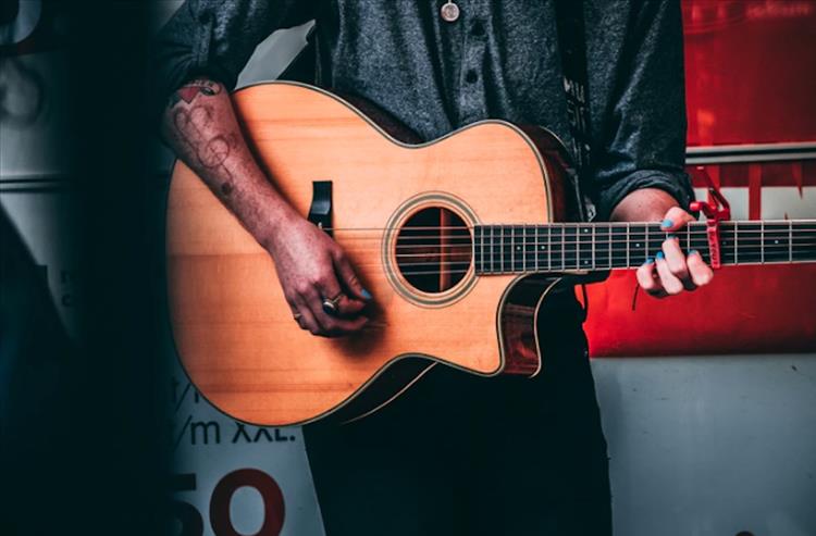 Guitar-Strumming-Techniques