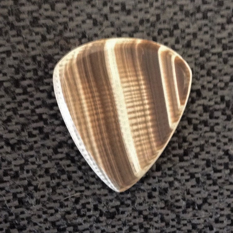 How-to-choose-a-guitar-pick