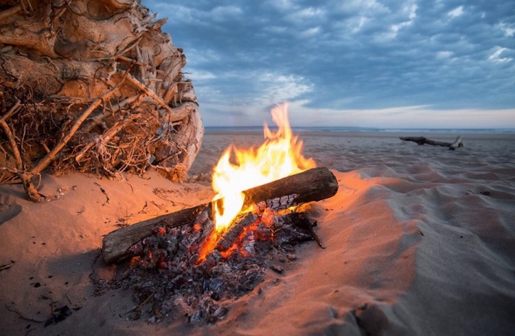 best-campfire-songs-on-guitar