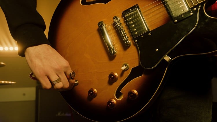 free-cheap-guitar-lessons