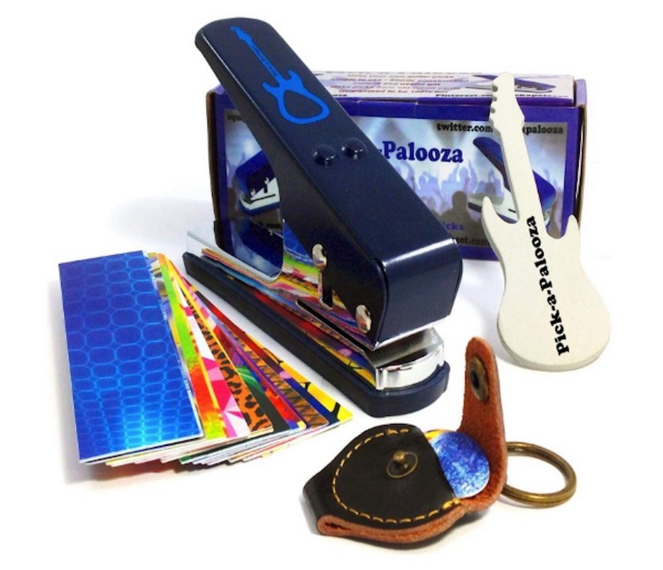 how-to-store-guitar-plectrums