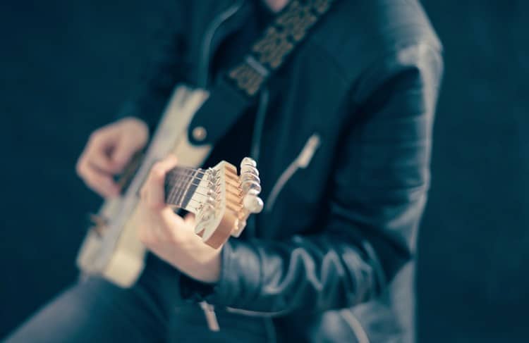 best-guitar-learning-app