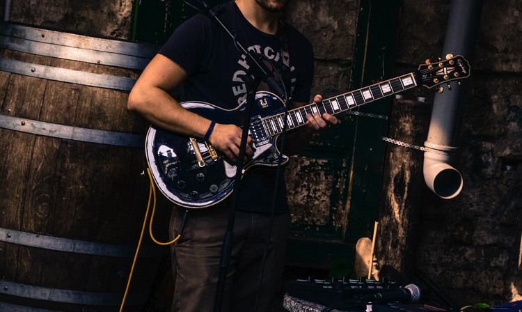 non-expensive-guitar-lessons