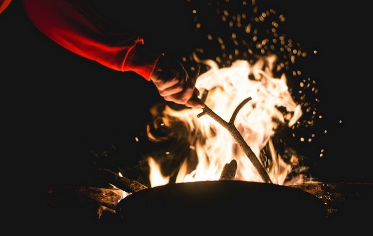 fun-campfire-guitar-songs
