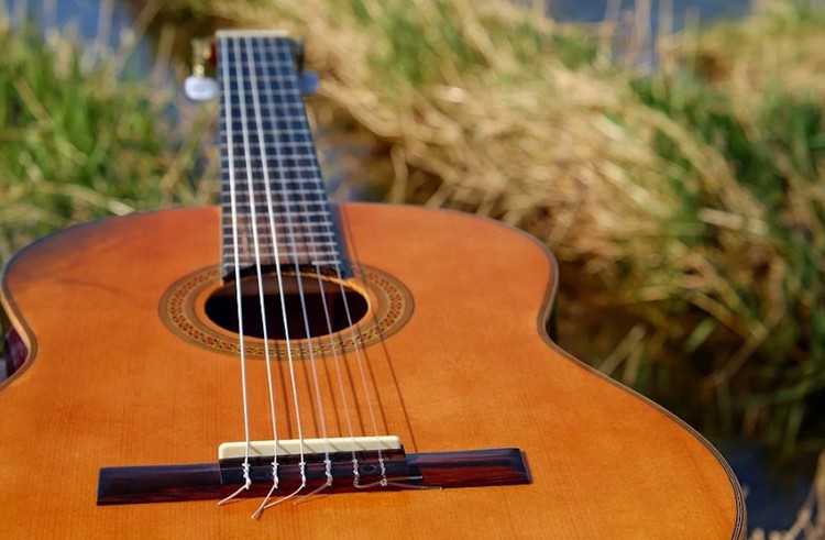 Seventh-Chords-On-Guitar