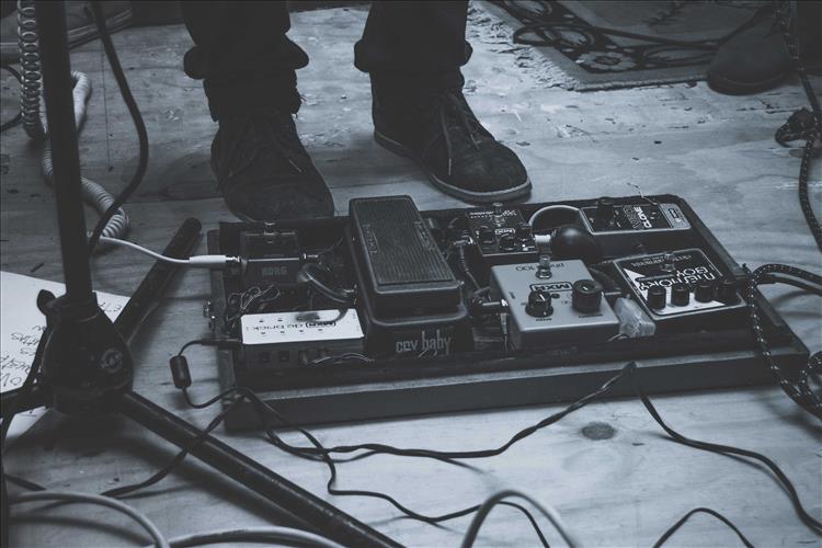 Best-Multi-Effects-Pedal-For-Live-Performance