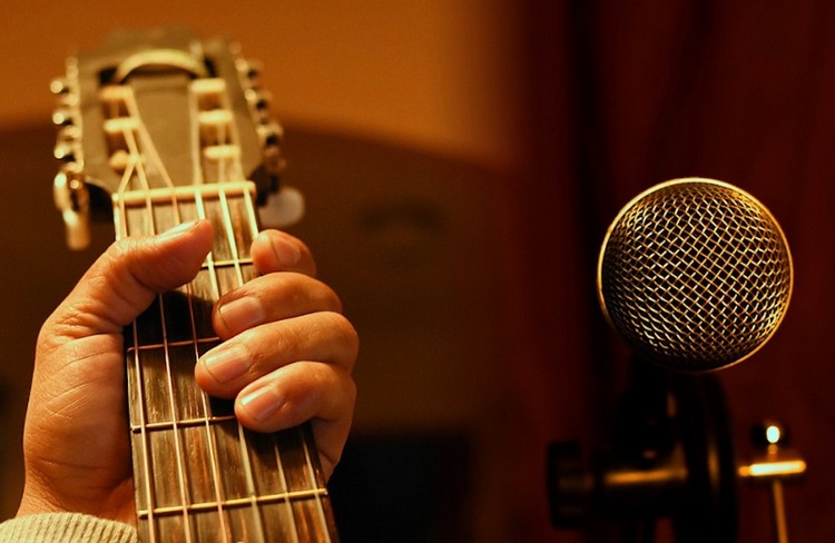 guitar-pick-alternatives