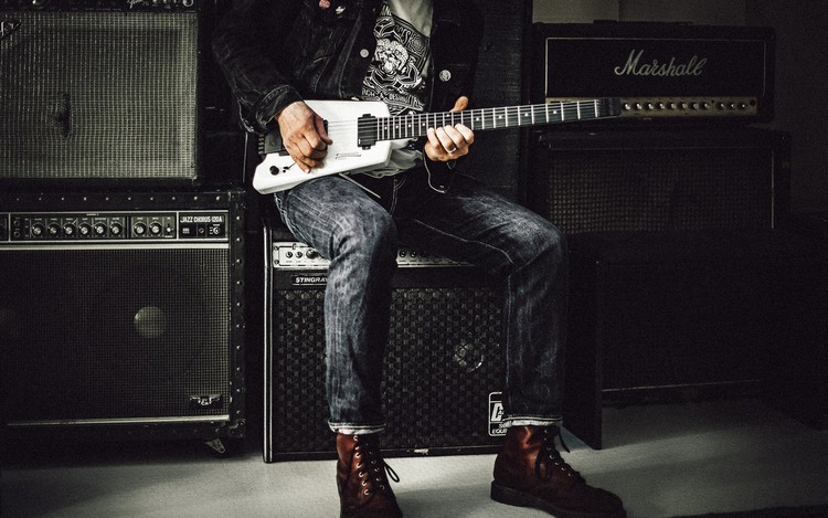 How-to-play-metal-guitar