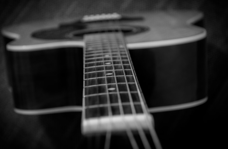 How-to-play-rhythm-guitar