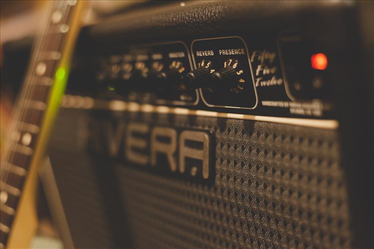 Best-Multi-Effects-Pedal-For-Live-Performance