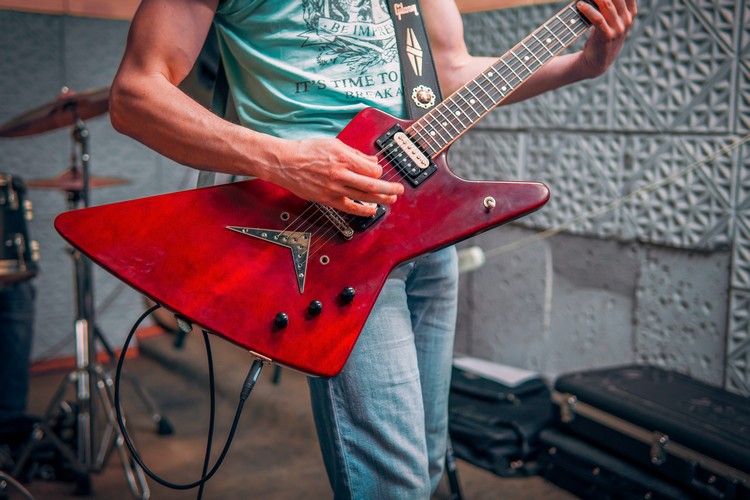 cheap-guitar-lessons