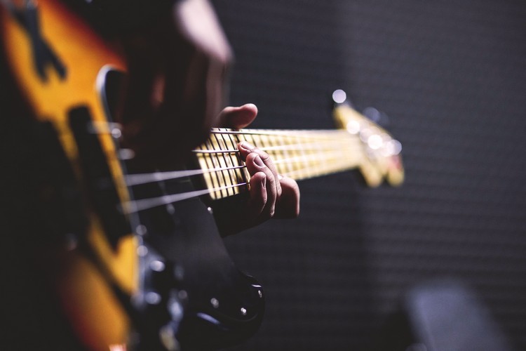 bass-guitar-lessons