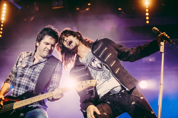 How-to-play-metal-guitar