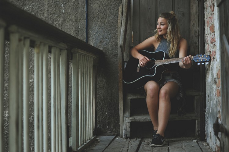write-songs-on-guitar