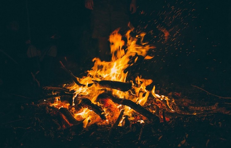 best-campfire-songs-on-guitar