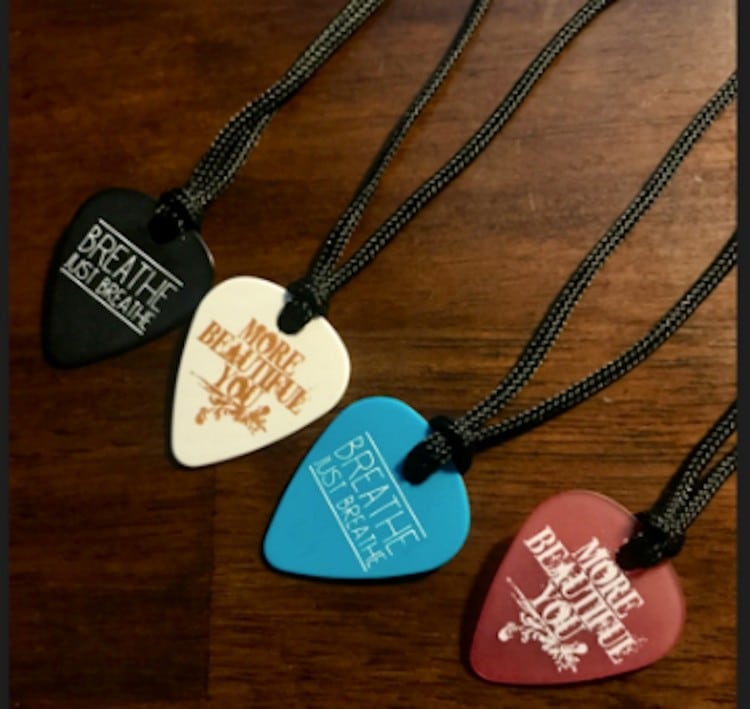 guitar-plectrum-holder
