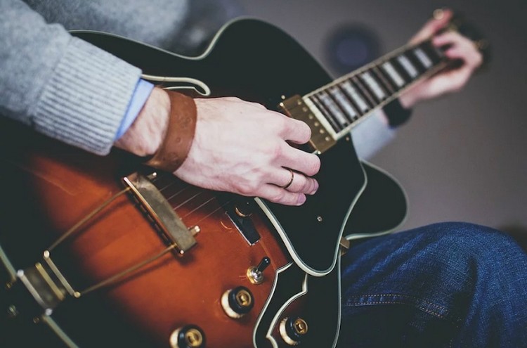 How-to-play-seventh-chords