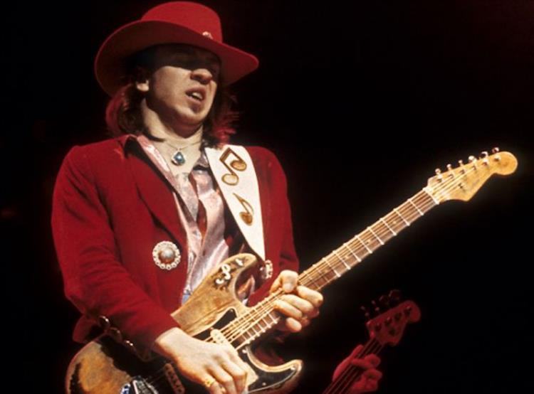 How-to-strum-a-guitar
