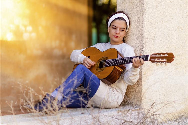 Best-Classical-Guitar-For-Beginners 