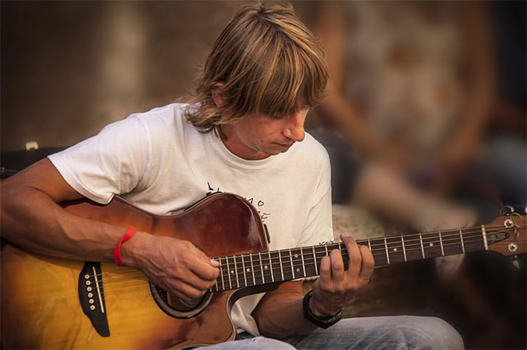 does-it-take-long-to-learn-guitar