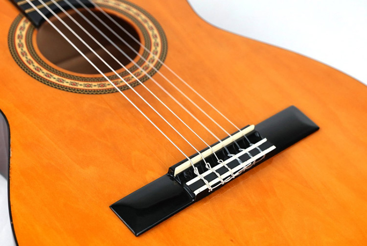 classical-vs-acoustic-guitar
