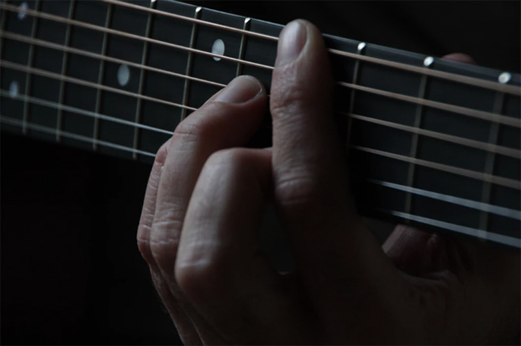 How-long-does-it-take-to-learn-guitar