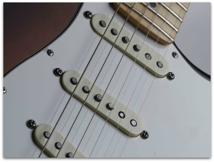 how to play electric guitar